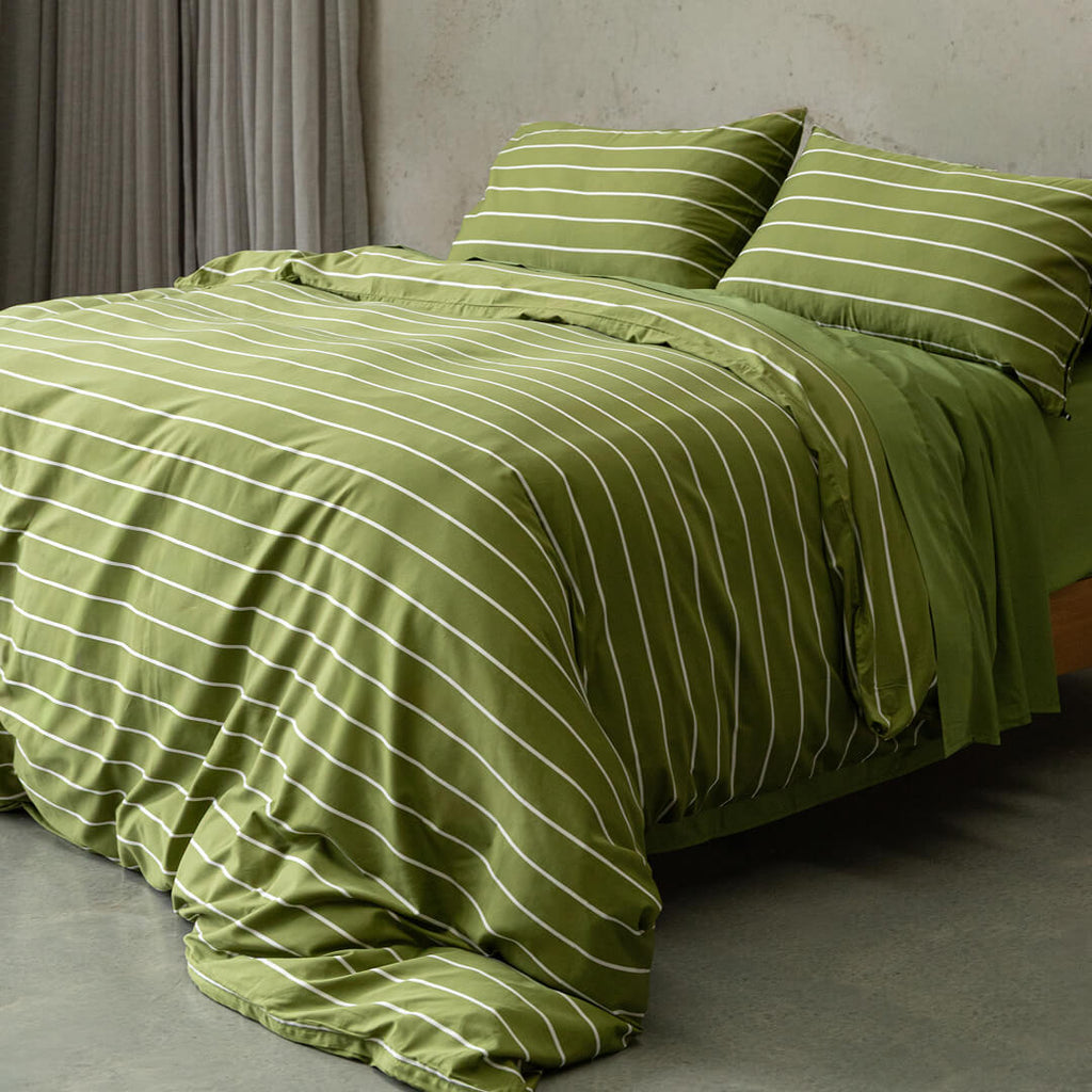 Cassowary Coast Magnetic Clip & Zip Quilt Cover