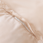 Close-up of the quilt cover zipper opening, showcasing the concealed closure design for a secure fit and streamlined appearance.